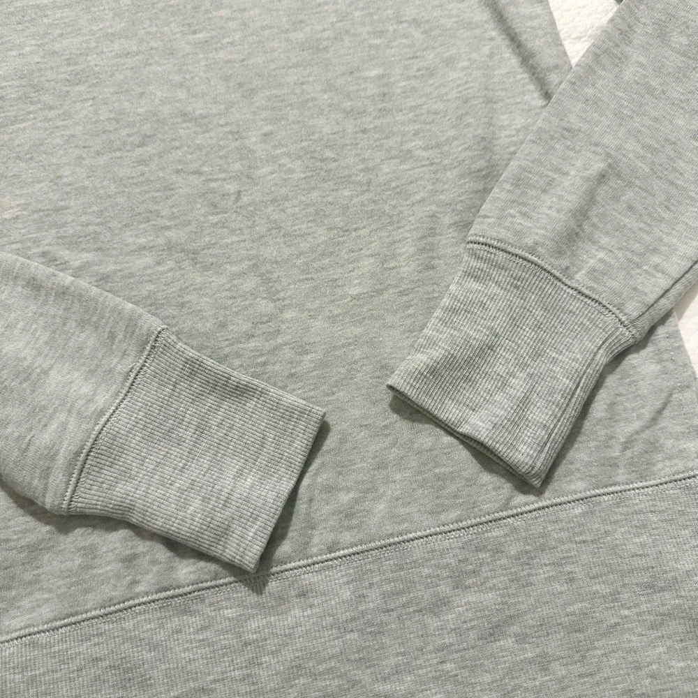 ALO yoga Glimpse Split Hem Long Sleeve Top- Heather Green/Gray SMALL